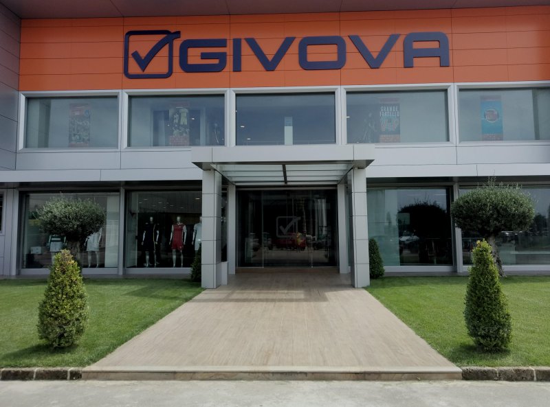 givova-entrance-1